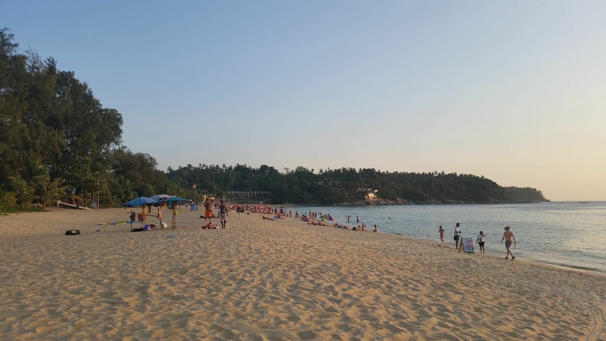 Enjoy'S Beach House & Cafe' Ban Karon Exterior foto