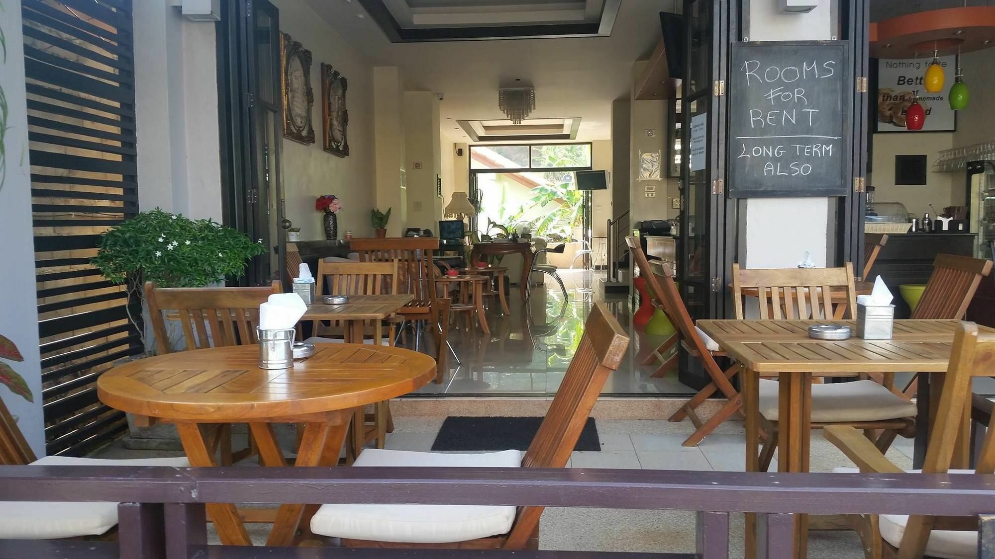 Enjoy'S Beach House & Cafe' Ban Karon Exterior foto